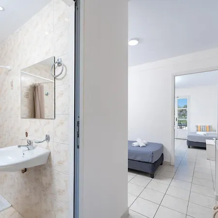 Blue Palm 2* Laganász